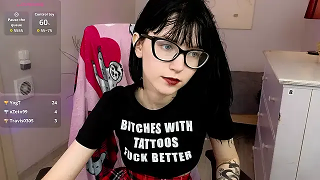 Kenzie – webcam model profile photo Image 14