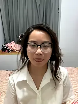  – webcam model profile photo Image 3