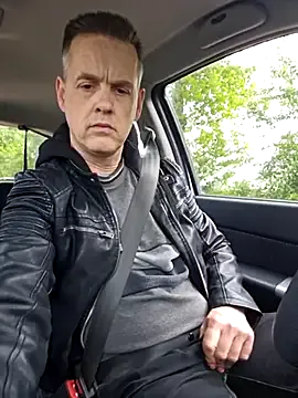 PumaShyXD – webcam model profile photo Image 2