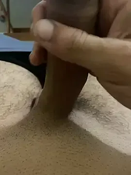 roouse – webcam model profile photo Image 5