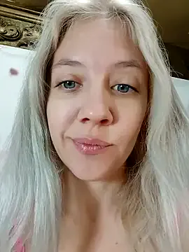 AmaraBosch – webcam model profile photo Image 17