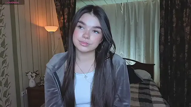 Yui-Ch – webcam model profile photo Image 13