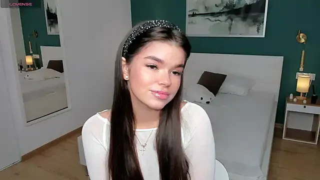 Yui-Ch – webcam model profile photo Image 15