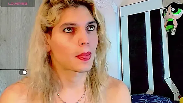 zui_lu – webcam model profile photo Image 2