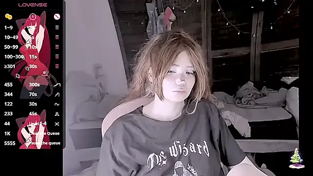 roouse – webcam model profile photo Image 12