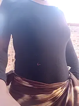 AnishaBee – webcam model profile photo Image 1