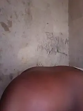 AnishaBee – webcam model profile photo Image 3