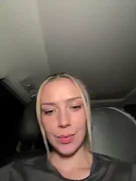  – webcam model profile photo Image 6