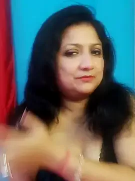 KellyVarsovia – webcam model profile photo Image 4