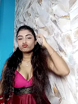 EmiliGarden – webcam model profile photo Image 10