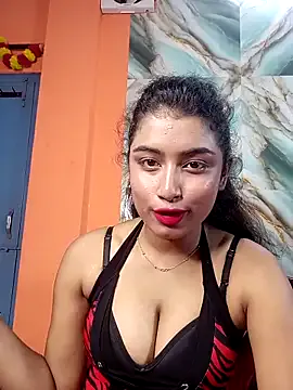 EmiliGarden – webcam model profile photo Image 12