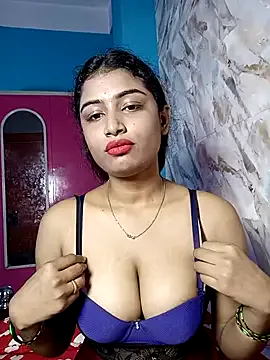 EmiliGarden – webcam model profile photo Image 3