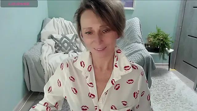 HornyMilf_777's Thumb Image
