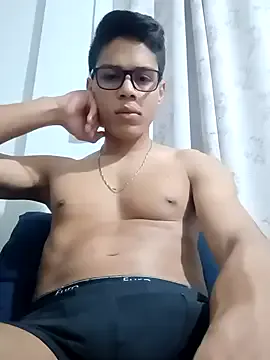 _Alicee_1 – webcam model profile photo Image 10