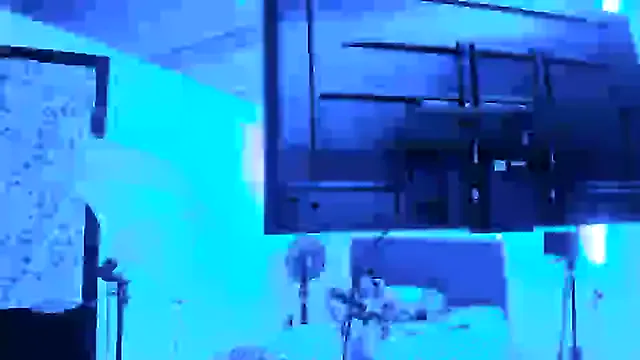 HotBella- – webcam model profile photo Image 3