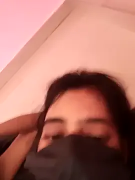 roouse – webcam model profile photo Image 10