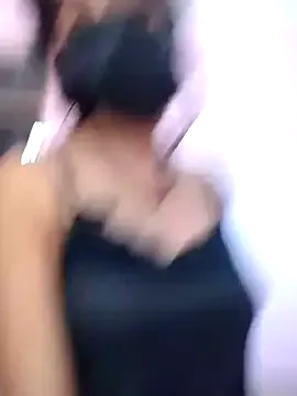 roouse – webcam model profile photo Image 12