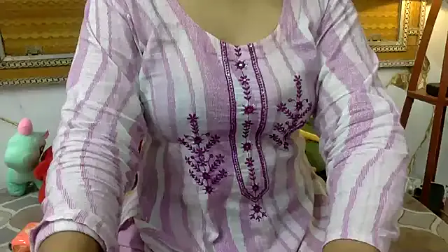 841_yayoi – webcam model profile photo Image 17