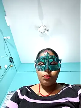 roouse – webcam model profile photo Image 10