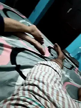 roouse – webcam model profile photo Image 7