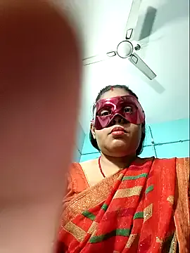 roouse – webcam model profile photo Image 9