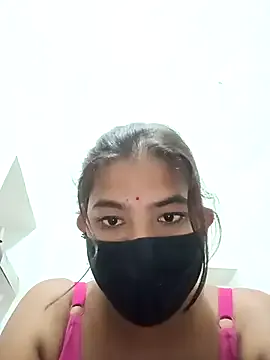 roouse – webcam model profile photo Image 4