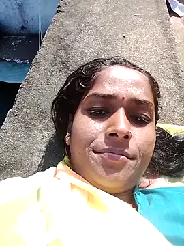 TianaTinn – webcam model profile photo Image 11