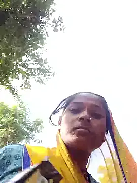 TianaTinn – webcam model profile photo Image 17