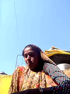 TianaTinn – webcam model profile photo Image 19