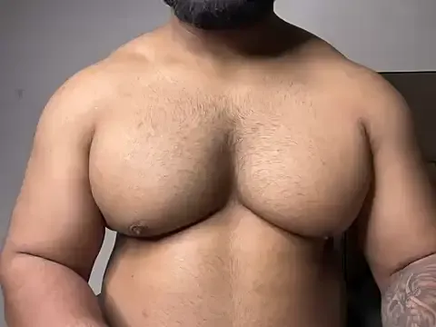 Yui-Ch – webcam model profile photo Image 2