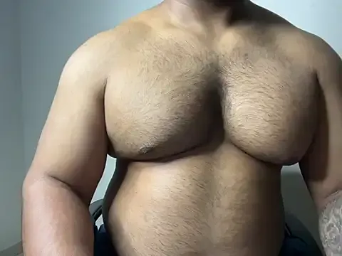 Yui-Ch – webcam model profile photo Image 7