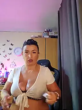 roouse – webcam model profile photo Image 17