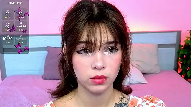 _Alicee_1 – webcam model profile photo Image 10