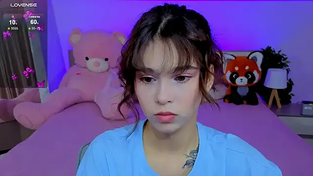 _Alicee_1 – webcam model profile photo Image 12