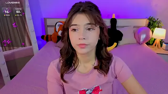 _Alicee_1 – webcam model profile photo Image 13