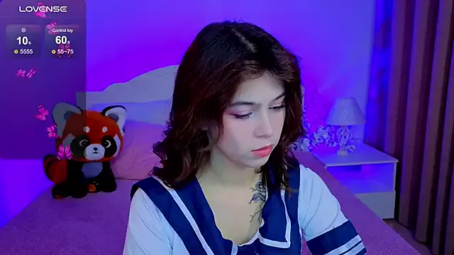 _Alicee_1 – webcam model profile photo Image 14