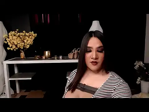 Hotcum_ella – webcam model profile photo