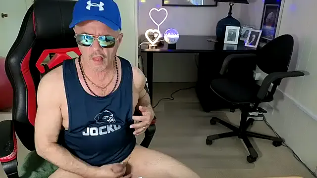 VIKITOMMY – webcam model profile photo Image 13