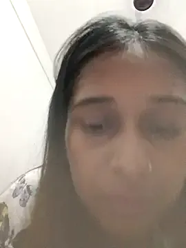 hotshreya69 – webcam model profile photo