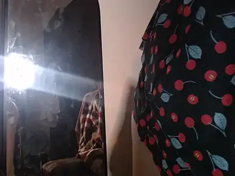 emma05 – webcam model profile photo Image 15