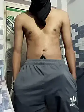 zui_lu – webcam model profile photo Image 5