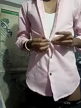 zui_lu – webcam model profile photo Image 6