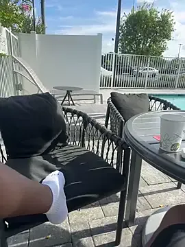 roouse – webcam model profile photo Image 5