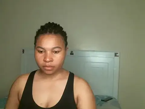 roouse – webcam model profile photo Image 19