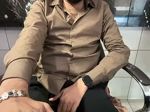 Khadija37 – webcam model profile photo Image 11