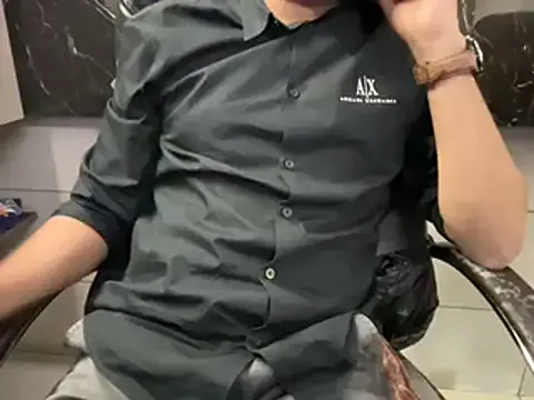 Khadija37 – webcam model profile photo Image 4