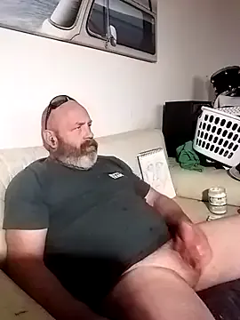 roouse – webcam model profile photo Image 12