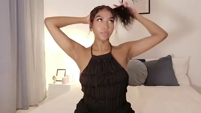 Sandra – webcam model profile photo Image 14