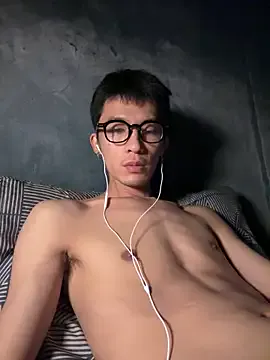 CleoLangley – webcam model profile photo Image 9