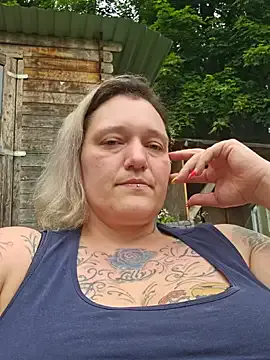 roouse – webcam model profile photo Image 6